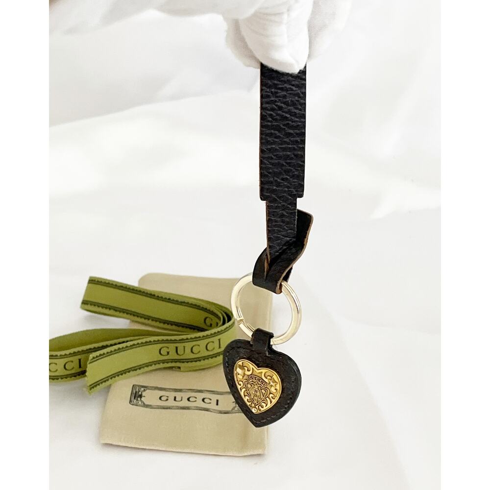 GUCCI Crest Emblem Key Chain Key Ring Brown Heart Shape Leather Rectangle - Picture 6 of 9
